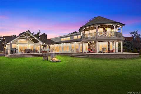 241 Willetts Lane, West Islip, NY 11795
