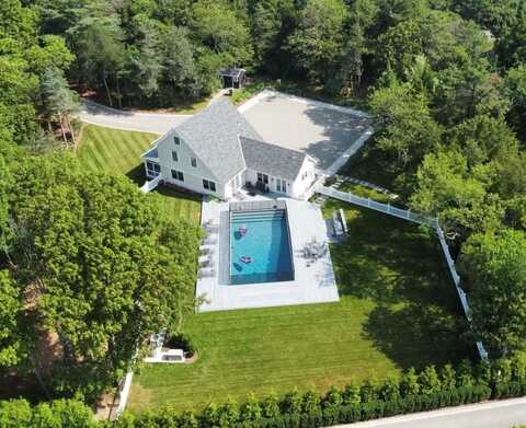 30 Club Lane, Remsenburg, NY 11960
