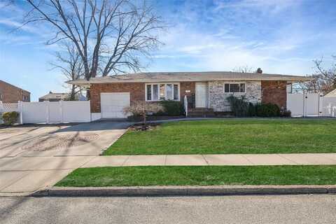 24 Sheldon Place, Commack, NY 11725