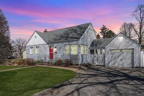 1 Underhill Avenue, Syosset, NY 11791