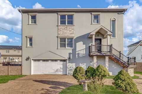 125 S Bay Drive, Babylon, NY 11702