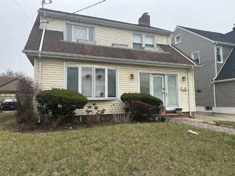 13721 224th Street, Laurelton, NY 11413