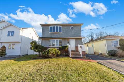 254 N Richmond Avenue, Massapequa, NY 11758