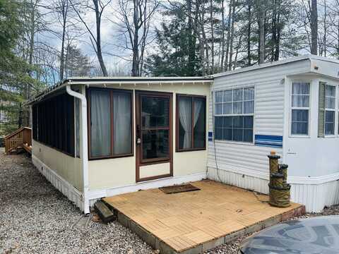 7 Oregon Avenue, Old Orchard Beach, ME 04064