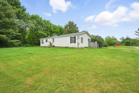 11 Misery Lane, Pittston, ME 04345