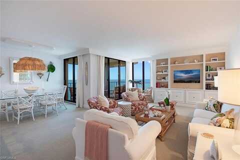 3115 Gulf Shore, NAPLES, FL 34103