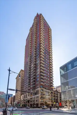 41 E 8TH Street, Chicago, IL 60605