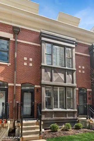 1351 S Indiana Parkway, Chicago, IL 60605