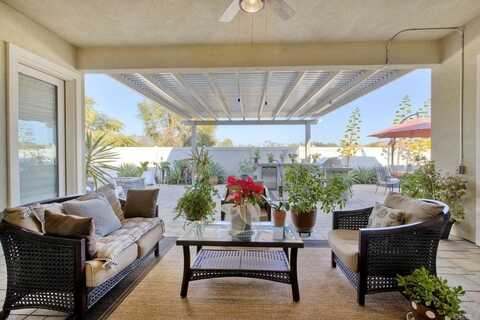 1122 Palomar Circle, Escondido, CA 92027