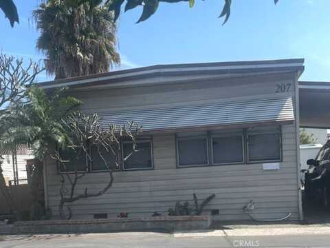 207 NICE Drive, Santa Ana, CA 92703