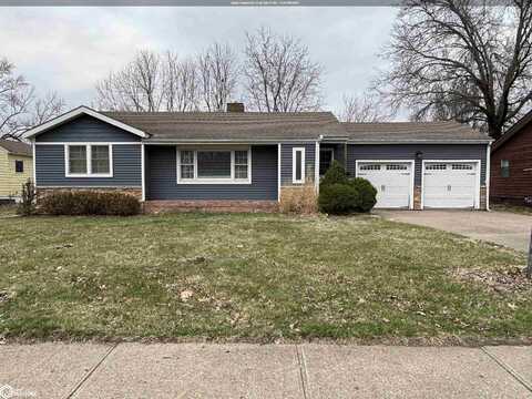 205 E Fillmore Avenue, Fairfield, IA 52556
