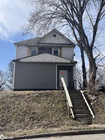 915 Wells Street, Burlington, IA 52601