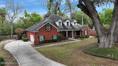1365 GROSVENOR SQUARE Drive, Jacksonville, FL 32207