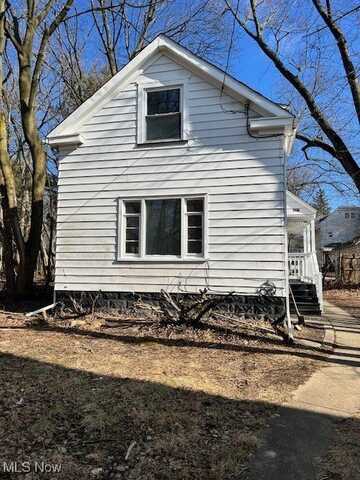 493 Bacon Avenue, Akron, OH 44320