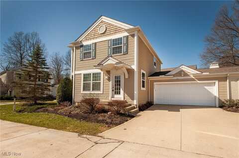 26750 Village Lane, Olmsted Falls, OH 44138