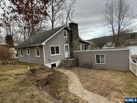 83 Lakeview Avenue, Ringwood, NJ 07456