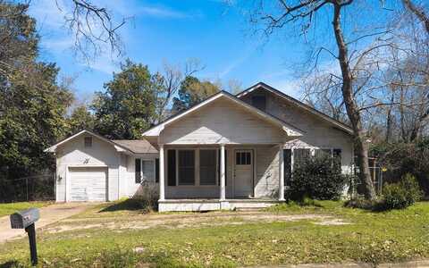 129 S. Sanders, Nacogdoches, TX 75964