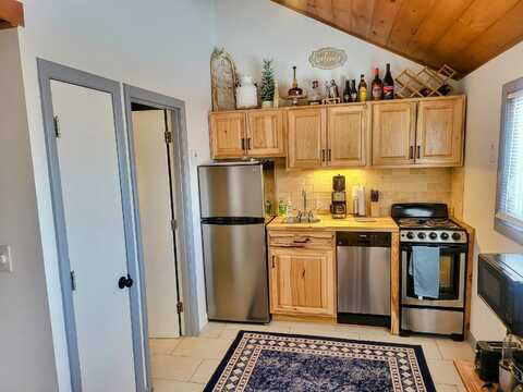 34 Weetamoo Trail, Campton, NH 03223