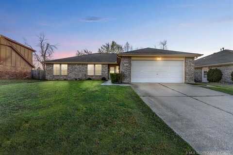 10205 E 24th Street, Tulsa, OK 74129