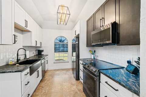 7829 Creekview Drive, Frisco, TX 75034