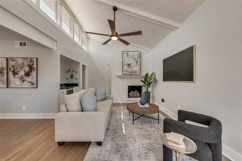 5920 Sandhurst Lane, Dallas, TX 75206