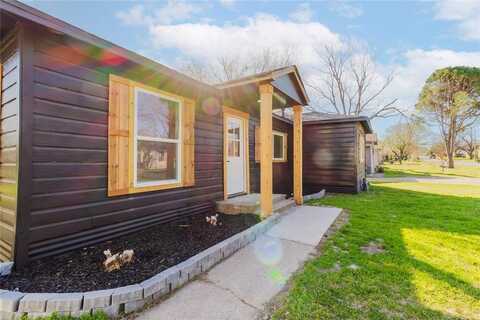 904 Edgewood Street, Ennis, TX 75119