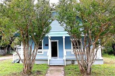407 E Tarrant Street, Bowie, TX 76230