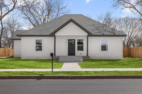 715 W Chambers Street, Cleburne, TX 76033