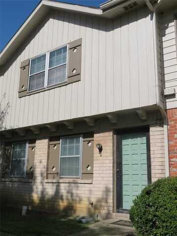20 W Townhouse Lane, Grand Prairie, TX 75052
