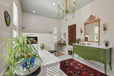 813 W Main Street, Waxahachie, TX 75165
