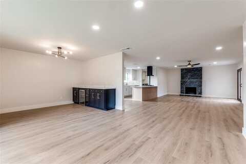 6225 N Jim Miller Road, Dallas, TX 75228