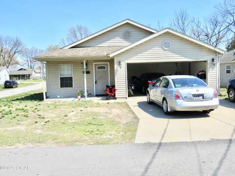 541 N Walker Street, Webb City, MO 64870