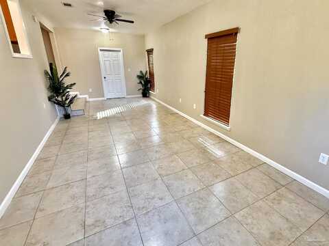 6171 Young Ln, Milton, FL 32570