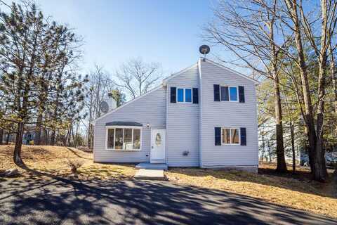 303 Lamont Way, Tobyhanna, PA 18466
