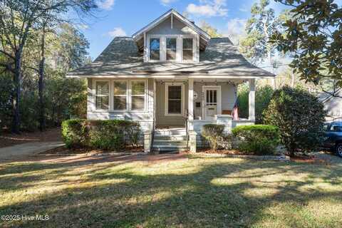 240 E Connecticut Avenue, Southern Pines, NC 28387