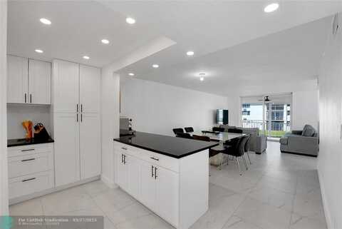 8911 S Hollybrook Blvd, Pembroke Pines, FL 33025