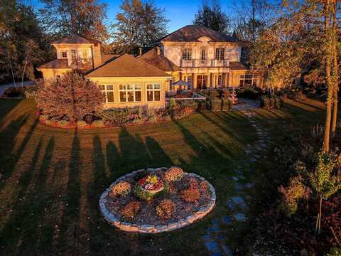 3555 NICOLET Drive, GREEN BAY, WI 54311
