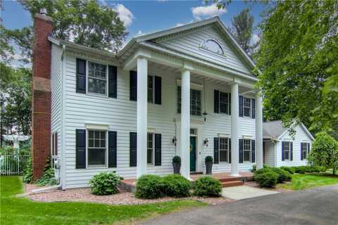 3736 Forest Knoll Drive, Eau Claire, WI 54701