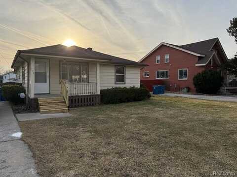 102 N TUSCOLA Road, Bay City, MI 48708