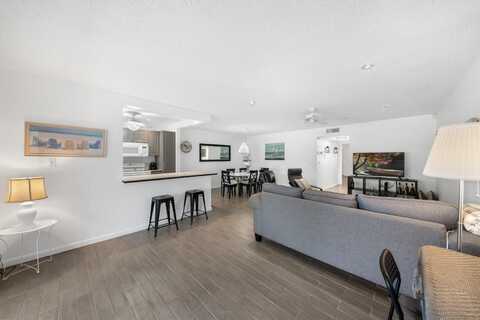1382 High Point Way NE, Delray Beach, FL 33445