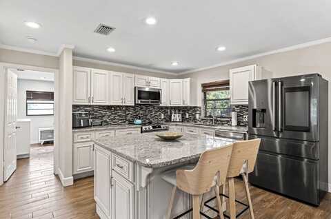 1966 9th Street, Vero Beach, FL 32960