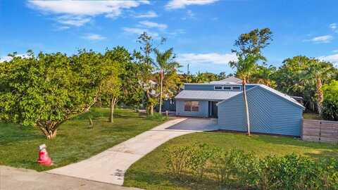 5666 SE Matousek Street, Stuart, FL 34997