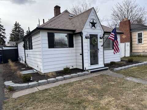 5207 N Maple St, Spokane, WA 99205