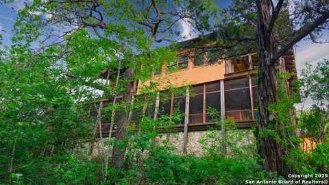474 Lost Ln., Tarpley, TX 78883