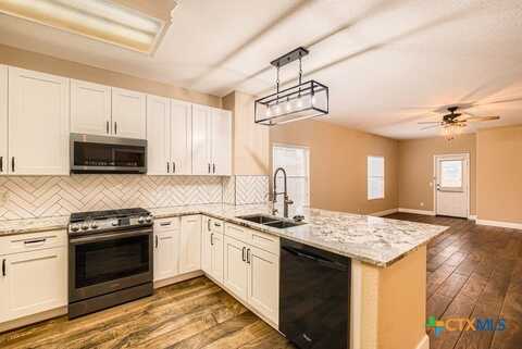 1930 Spotted Owl, New Braunfels, TX 78130