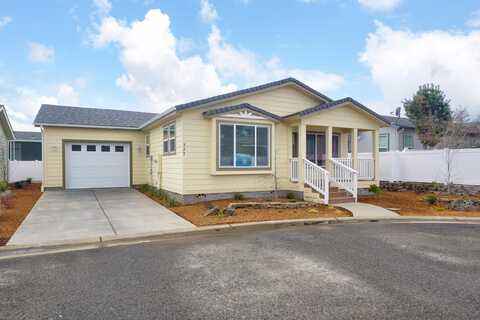 325 Winston Drive, Grants Pass, OR 97526
