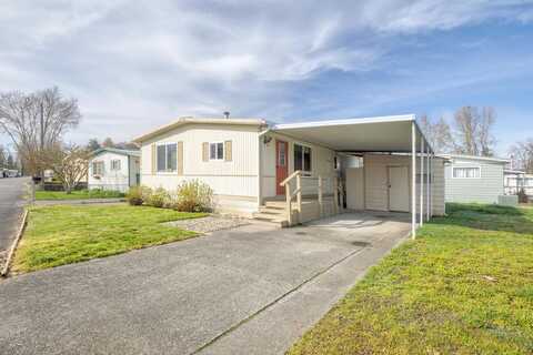 303 SANDLEWOOD Drive, Grants Pass, OR 97526