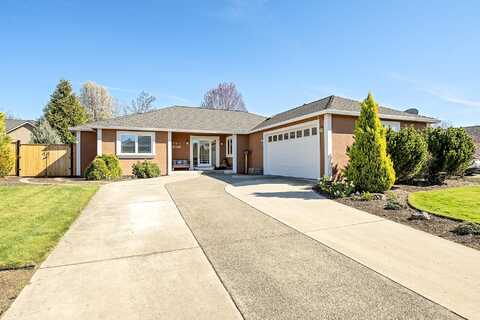 187 Prairie Landing Drive, Eagle Point, OR 97524