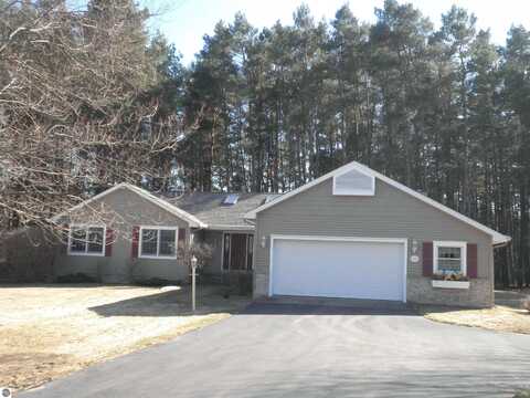 7627 Sandy Lane, Bellaire, MI 49615