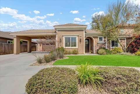 6510 W Lark Court, Visalia, CA 93291